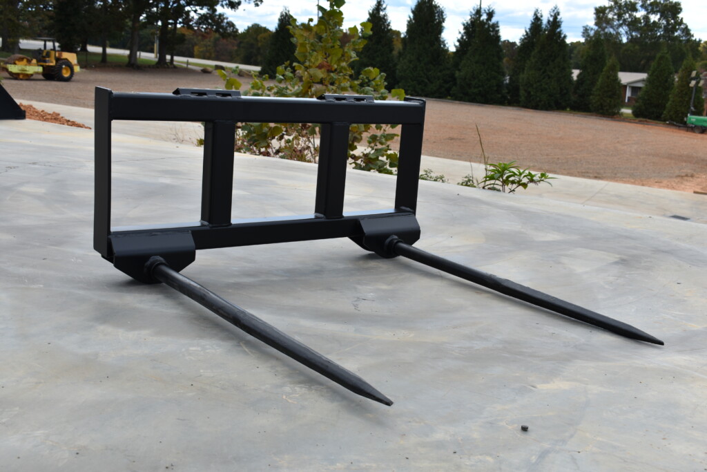 Double Bottom Hay Spear