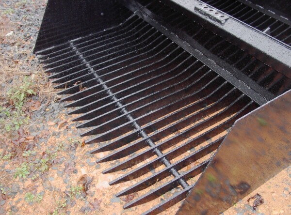 IM001016 Loflin Cake Bucket